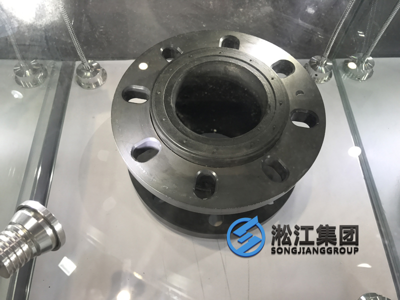 淞江集團攜高端橡膠接頭參加2017年上海泵管閥展會現場