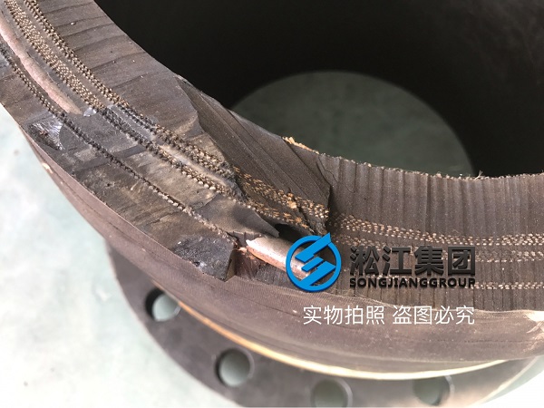 【發(fā)貨現(xiàn)場(chǎng)】長(zhǎng)江抽水橡膠軟管接頭發(fā)往重慶豐都縣水泥廠